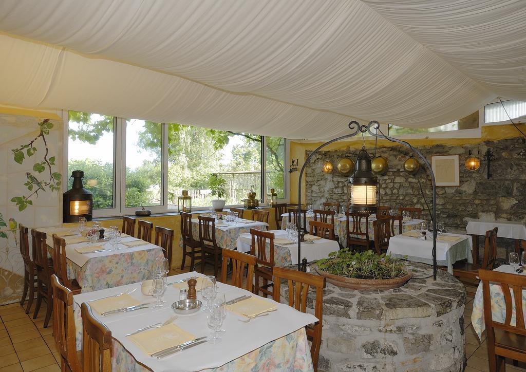 Auberge de Dully Exterior foto